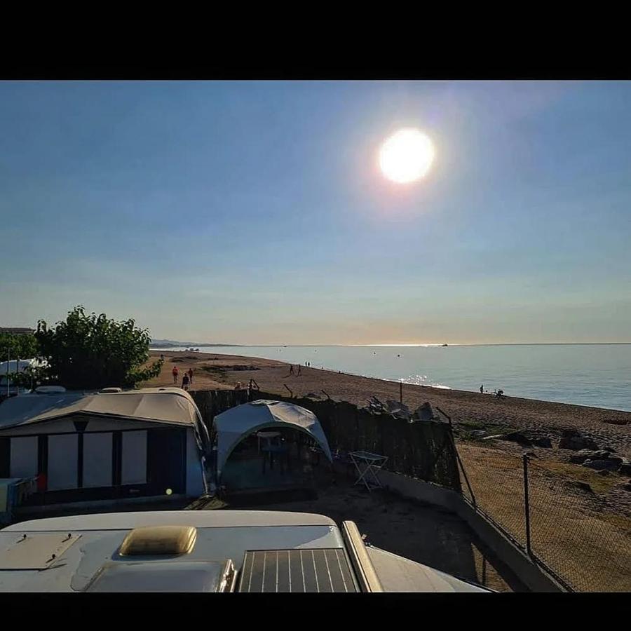 Camping El Pinar Platja Santa Susanna Buitenkant foto