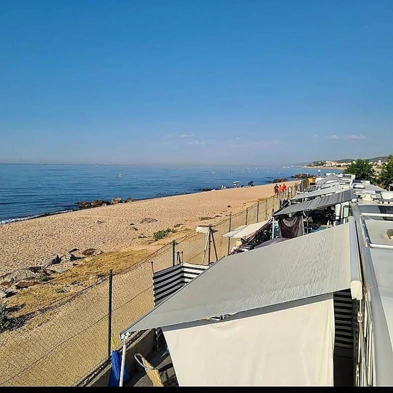 Camping El Pinar Platja Santa Susanna Buitenkant foto