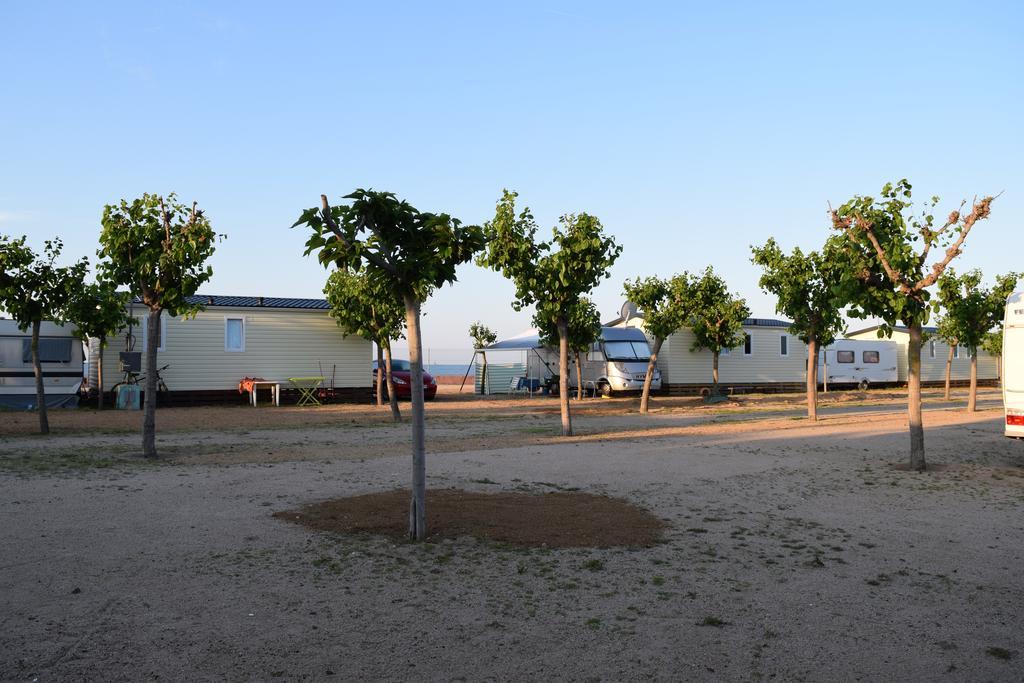Camping El Pinar Platja Santa Susanna Buitenkant foto